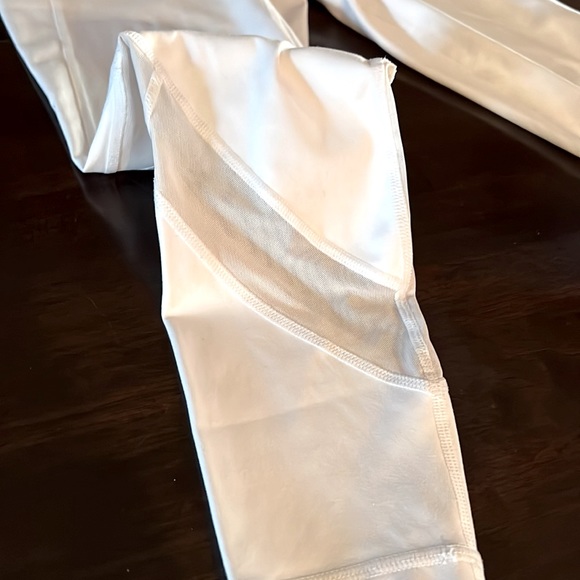 Athleta White Workout Pants With Sheer Bottom Design- Size XSP - Activewear - Picture 3 of 6